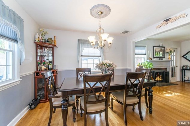 68 Elmwood Dr, Elmwood Park NJ  07407-1712 exterior