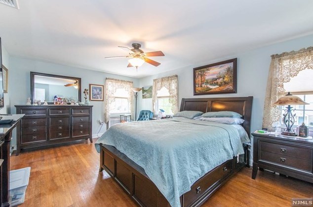 68 Elmwood Dr, Elmwood Park NJ  07407-1712 exterior