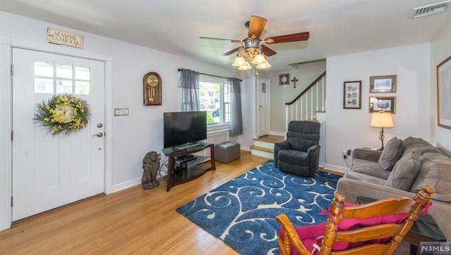 68 Elmwood Dr, Elmwood Park NJ  07407-1712 exterior