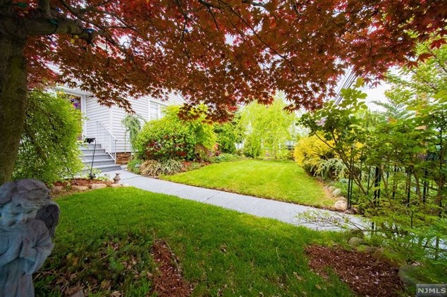 58 Garibaldi Ave, Lodi NJ  07644-1806 exterior