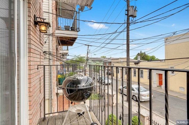 536 66th St, West New York NJ  07093-1604 exterior