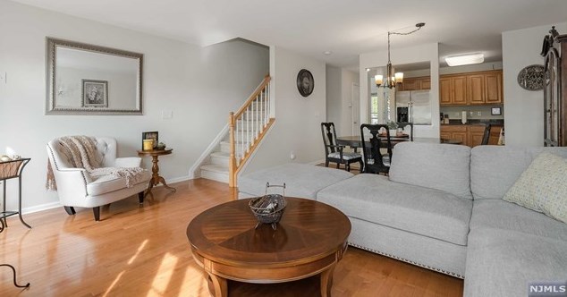 55 Mountainside Dr, Pompton Lakes NJ  07442-1763 exterior