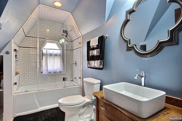 207 Pascack Rd, Park Ridge NJ 07656-1125 exterior