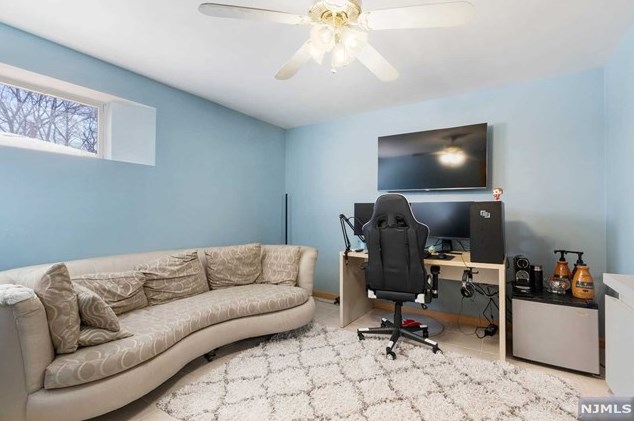 2 State Rt 5, West Fort Lee NJ 07024-4333 exterior