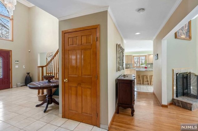 2 State Rt 5, West Fort Lee NJ 07024-4333 exterior