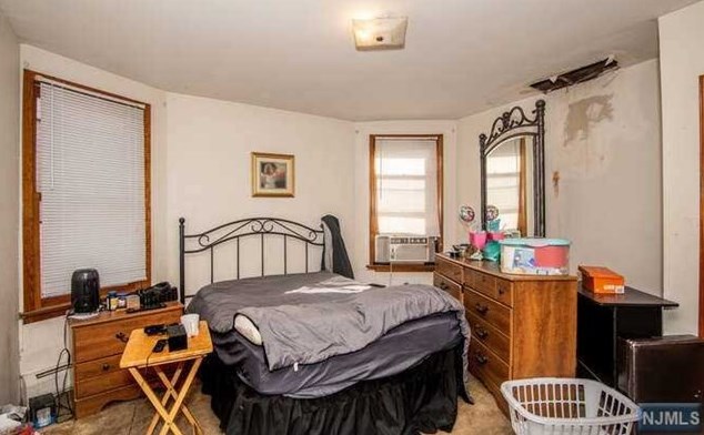 321 Travers Pl, Lyndhurst NJ  07071-2110 exterior