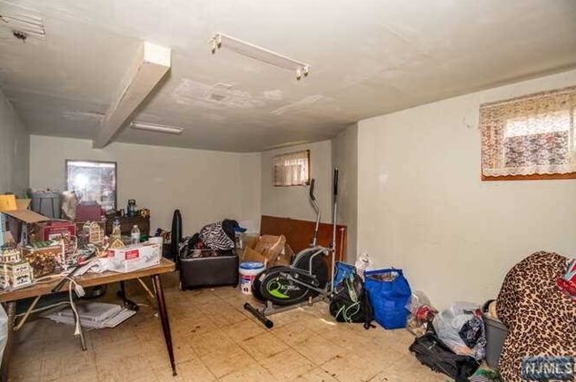 321 Travers Pl, Lyndhurst NJ  07071-2110 exterior