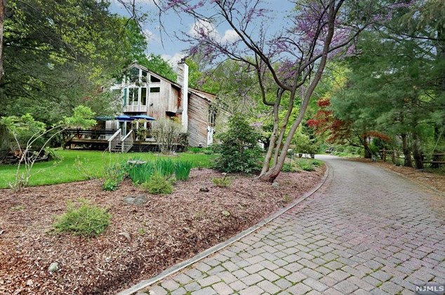 258 Park Ave, Allendale, NJ 07401
