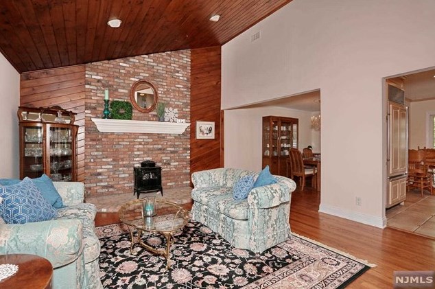 150 Knickerbocker Ave, Hillsdale NJ  07642-1856 exterior