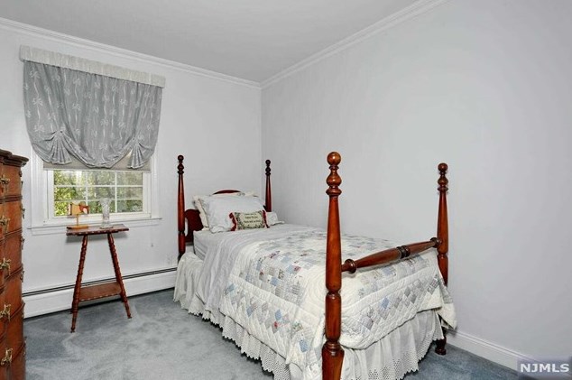 150 Knickerbocker Ave, Hillsdale NJ  07642-1856 exterior