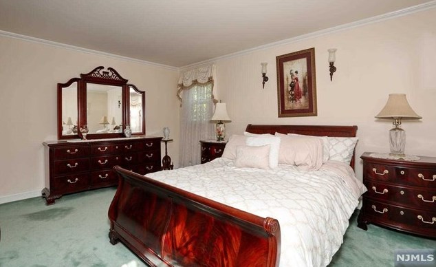 150 Knickerbocker Ave, Hillsdale NJ  07642-1856 exterior