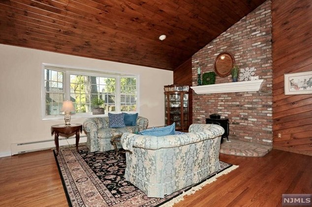 150 Knickerbocker Ave, Hillsdale NJ  07642-1856 exterior