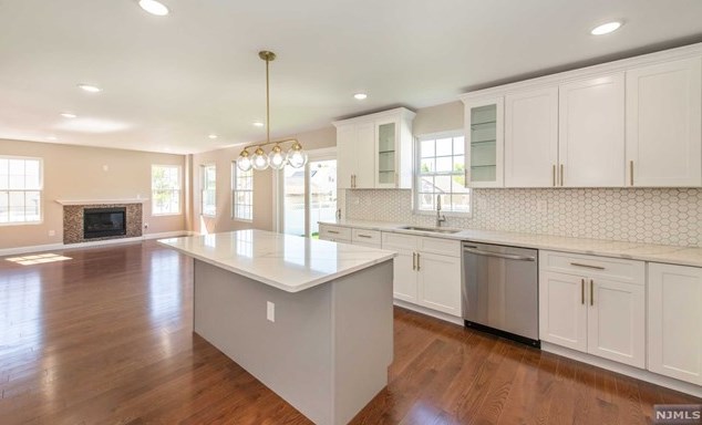 74 Avenue F, Lodi NJ  07644-1912 exterior