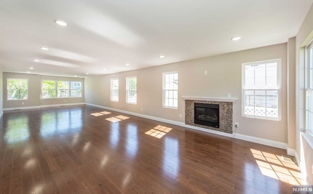 74 Avenue F, Lodi NJ  07644-1912 exterior