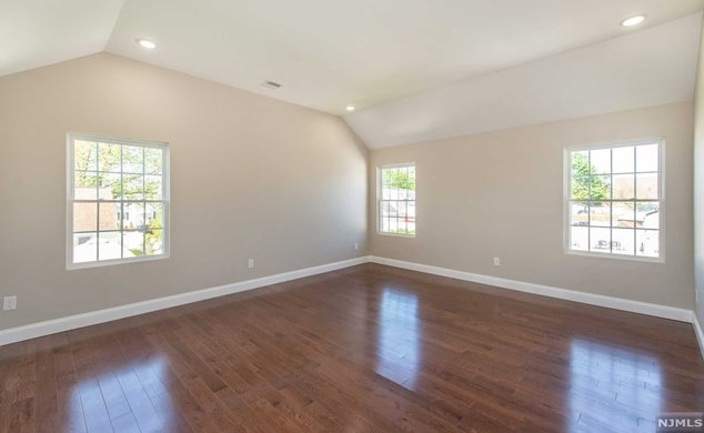 74 Avenue F, Lodi NJ  07644-1912 exterior