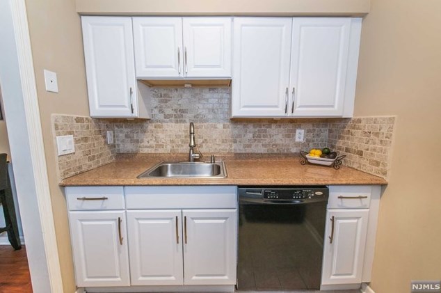 120-13 Willard St, Pompton Lakes NJ  07442-2055 exterior