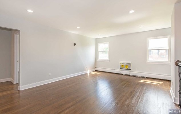 71 Roseland Ave, West Caldwell NJ  07006-5926 exterior