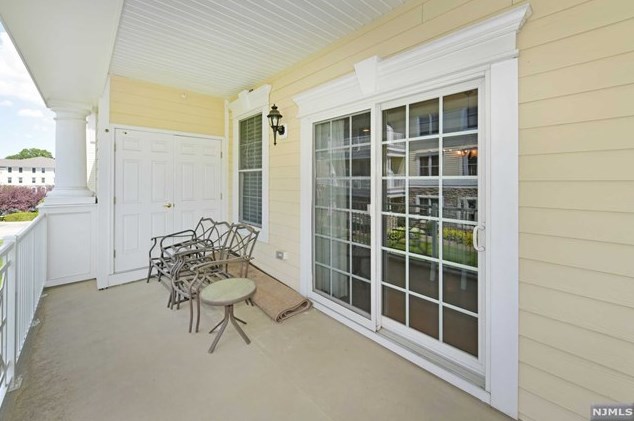 308 Four Seasons Ln, Montvale NJ  07645-1859 exterior