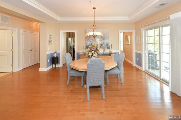 308 Four Seasons Ln, Montvale NJ  07645-1859 exterior