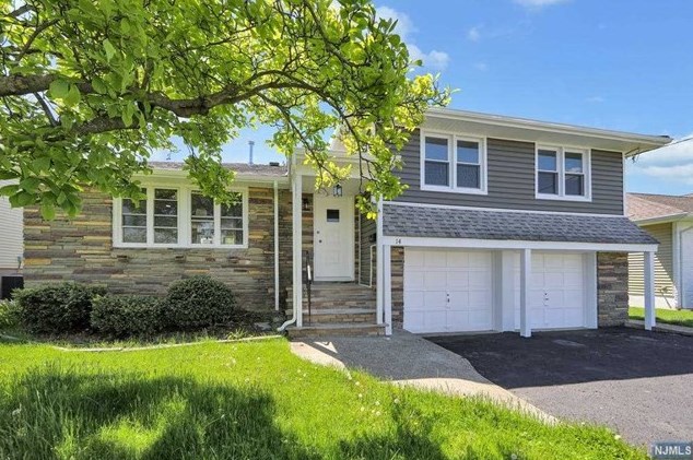 14 Donor Ave, Elmwood Park NJ  07407-1705 exterior