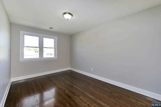 14 Donor Ave, Elmwood Park NJ  07407-1705 exterior