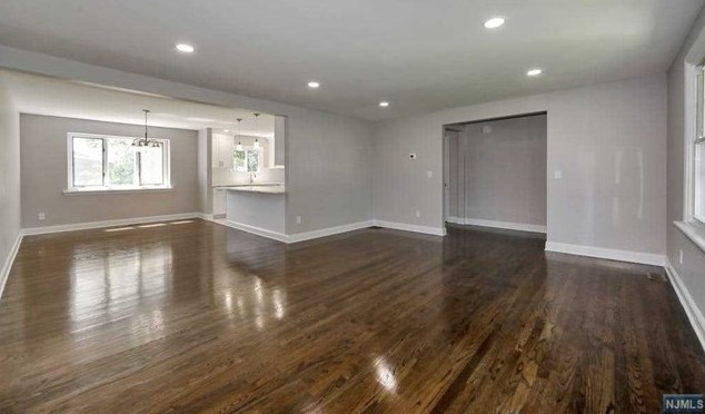 14 Donor Ave, Elmwood Park NJ  07407-1705 exterior