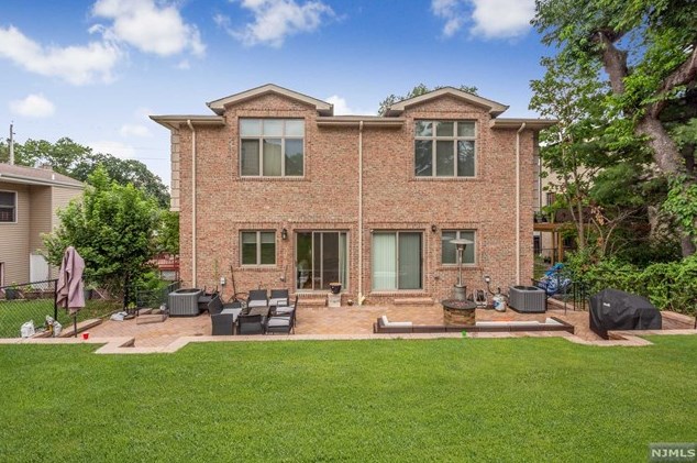 210 Grand Ave #a, Palisades Park, NJ 07650