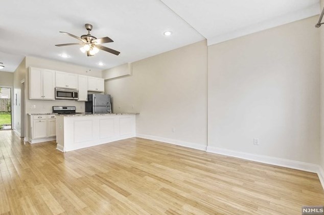 327 70th St, West New York NJ  07093-2415 exterior