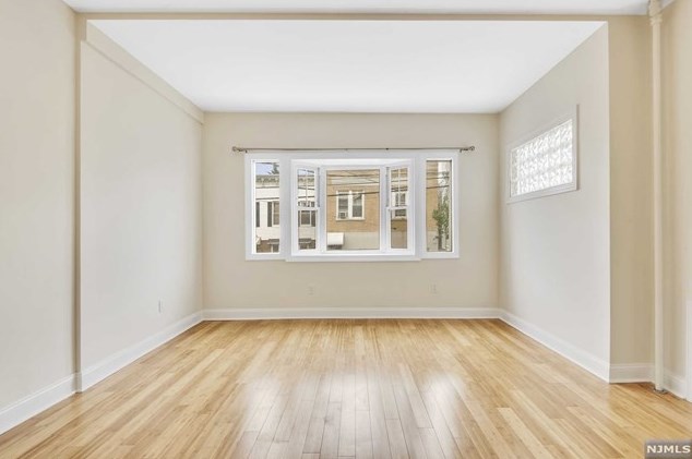 327 St, West New York NJ  07093-2415 exterior