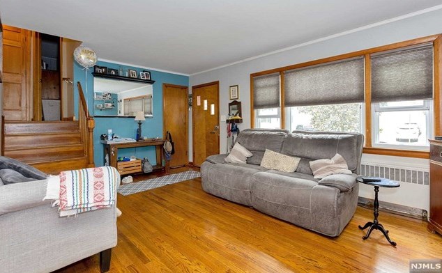 351 Passaic Ave, Rutherford NJ  07070-1827 exterior