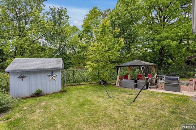 351 Passaic Ave, Rutherford NJ  07070-1827 exterior