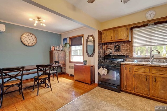 351 Passaic Ave, Rutherford NJ  07070-1827 exterior