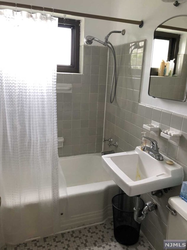 3081 Edwin Ave, West Fort Lee NJ 07024-3654 exterior