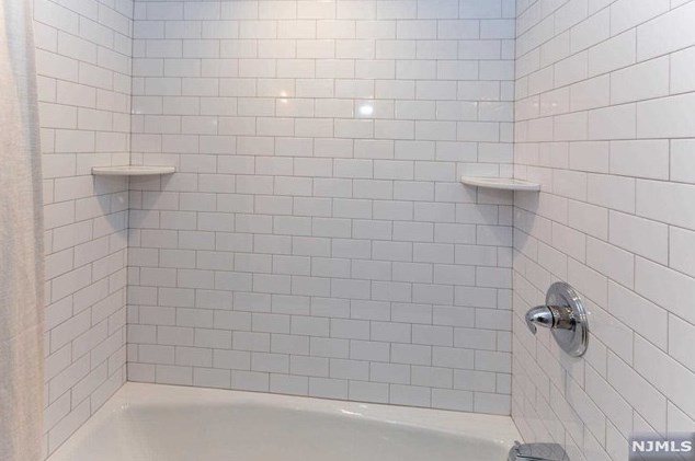 261 Vitmar Pl, Park Ridge NJ  07656-2406 exterior