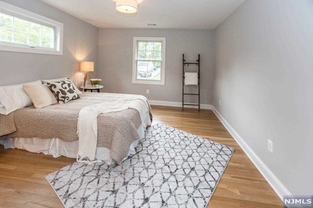 261 Vitmar Pl, Park Ridge NJ  07656-2406 exterior