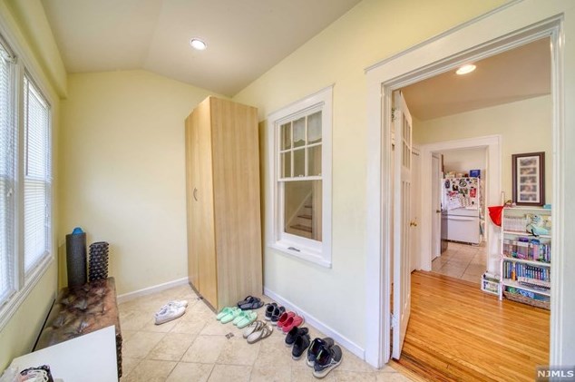 11 Lindley Ave, Tenafly NJ  07670-2816 exterior