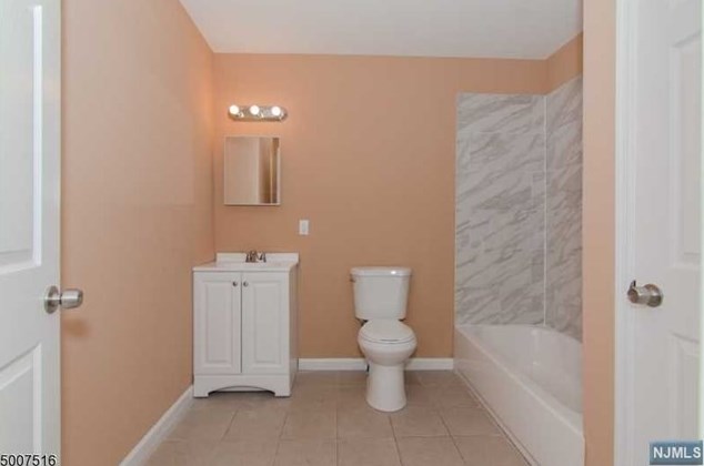 10 End Ave, Newark NJ  07106-1928 exterior