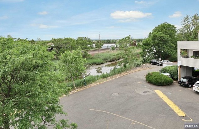 737 Mainsail Ln, Secaucus NJ  07094-2229 exterior