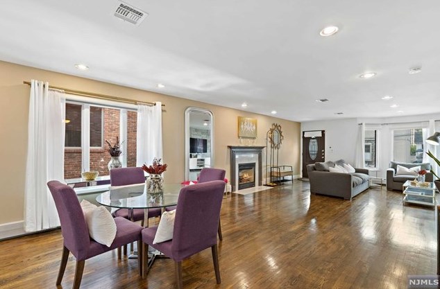 72 Knox Ave, Cliffside Park NJ 07010-2512 exterior