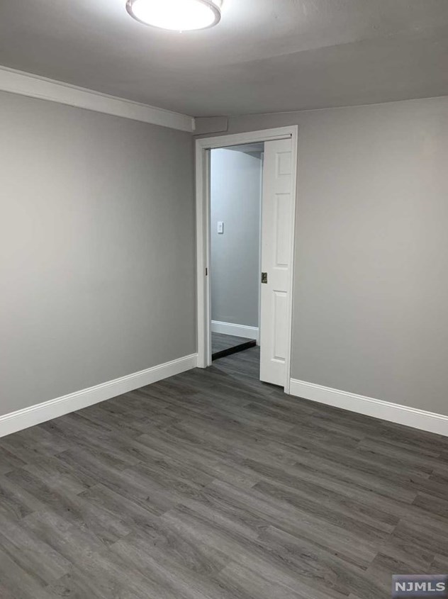 721 Teneyck Ave, Lyndhurst NJ  07071-2824 exterior