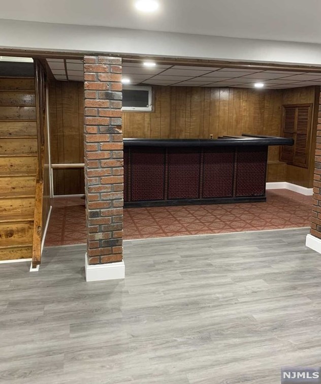 721 Teneyck Ave, Lyndhurst NJ  07071-2824 exterior