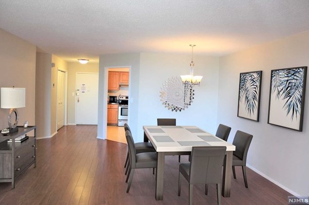 1508 Harmon Cove Tower, Secaucus NJ  07094-1717 exterior