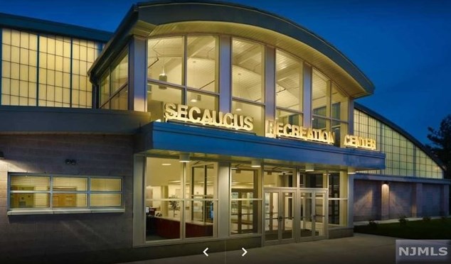 1508 Harmon Cove Tower, Secaucus NJ  07094-1717 exterior