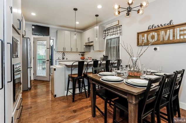 248 Clinton Ave, Bergenfield NJ 07621-3203 exterior