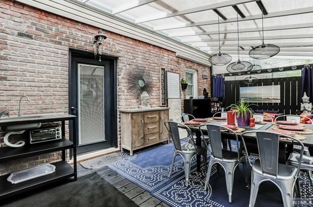 248 Clinton Ave, Bergenfield NJ 07621-3203 exterior