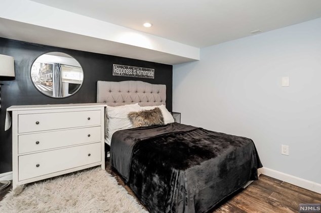 248 Clinton Ave, Bergenfield NJ 07621-3203 exterior