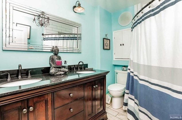 248 Clinton Ave, Bergenfield NJ 07621-3203 exterior