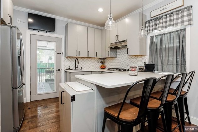 248 Clinton Ave, Bergenfield NJ 07621-3203 exterior