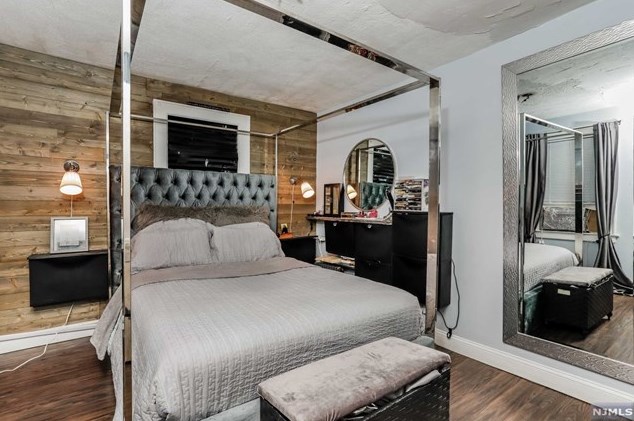 248 Clinton Ave, Bergenfield NJ 07621-3203 exterior