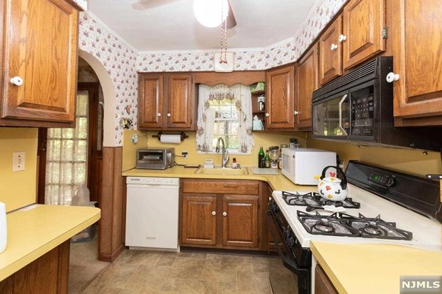 60 Conklin Ave, Hillsdale NJ  07642-2245 exterior